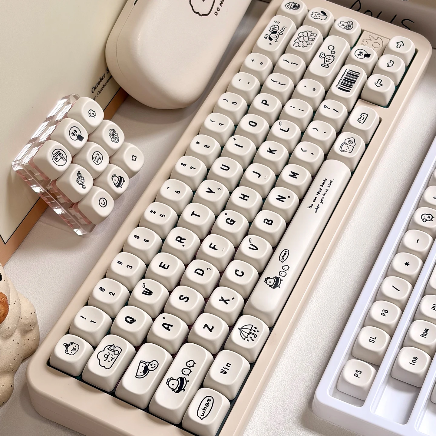 

Колпачки для клавиш Happy Daily Life, профиль MOA, наборы колпачков для клавиш Dye Sub PBT, милые круглые колпачки для клавиш с мультяшным рисунком для механической клавиатуры MX Switch