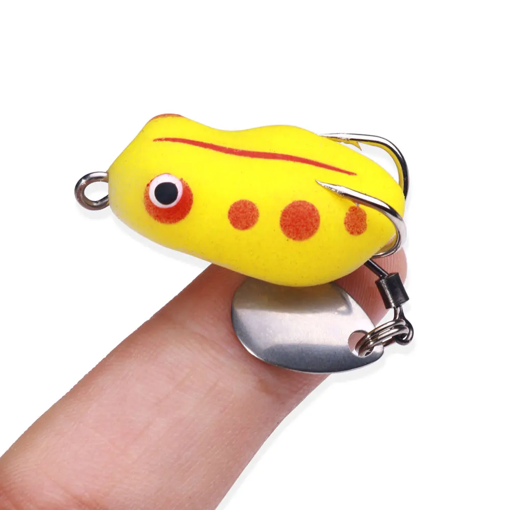 1 Stück Mini Weedless Soft Frog Angelköder mit Spinnerblatt Oberflächenköder für Schlangenkopf-Barsch und Hecht