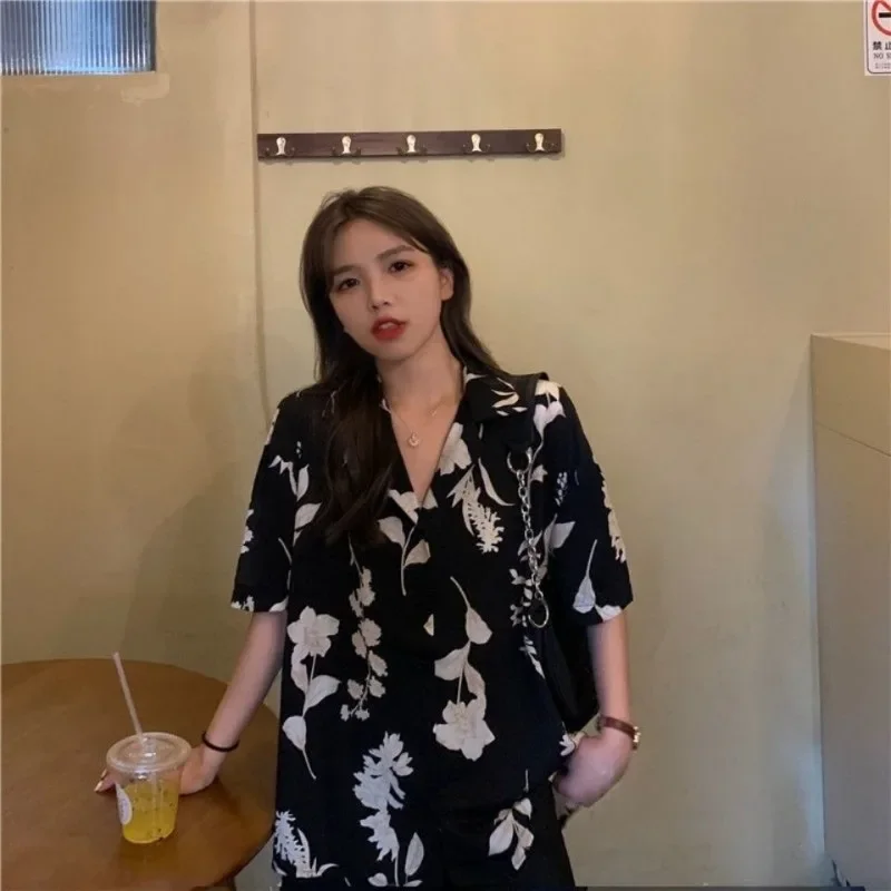 قمصان نسائية مدببة ريترو أنيقة عالية الشارع طباعة جديد الصيف مكتب السيدات عادية خمر فضفاض الكورية قصيرة الأكمام Blusas