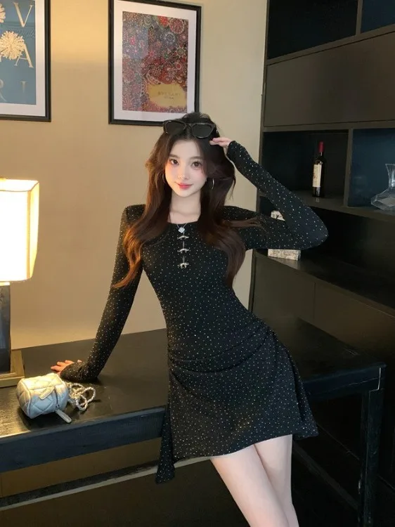 

Новая женская асимметричная платье-трапеция в стиле Хепберн с вырезами и утягивающей талией для весны/лета