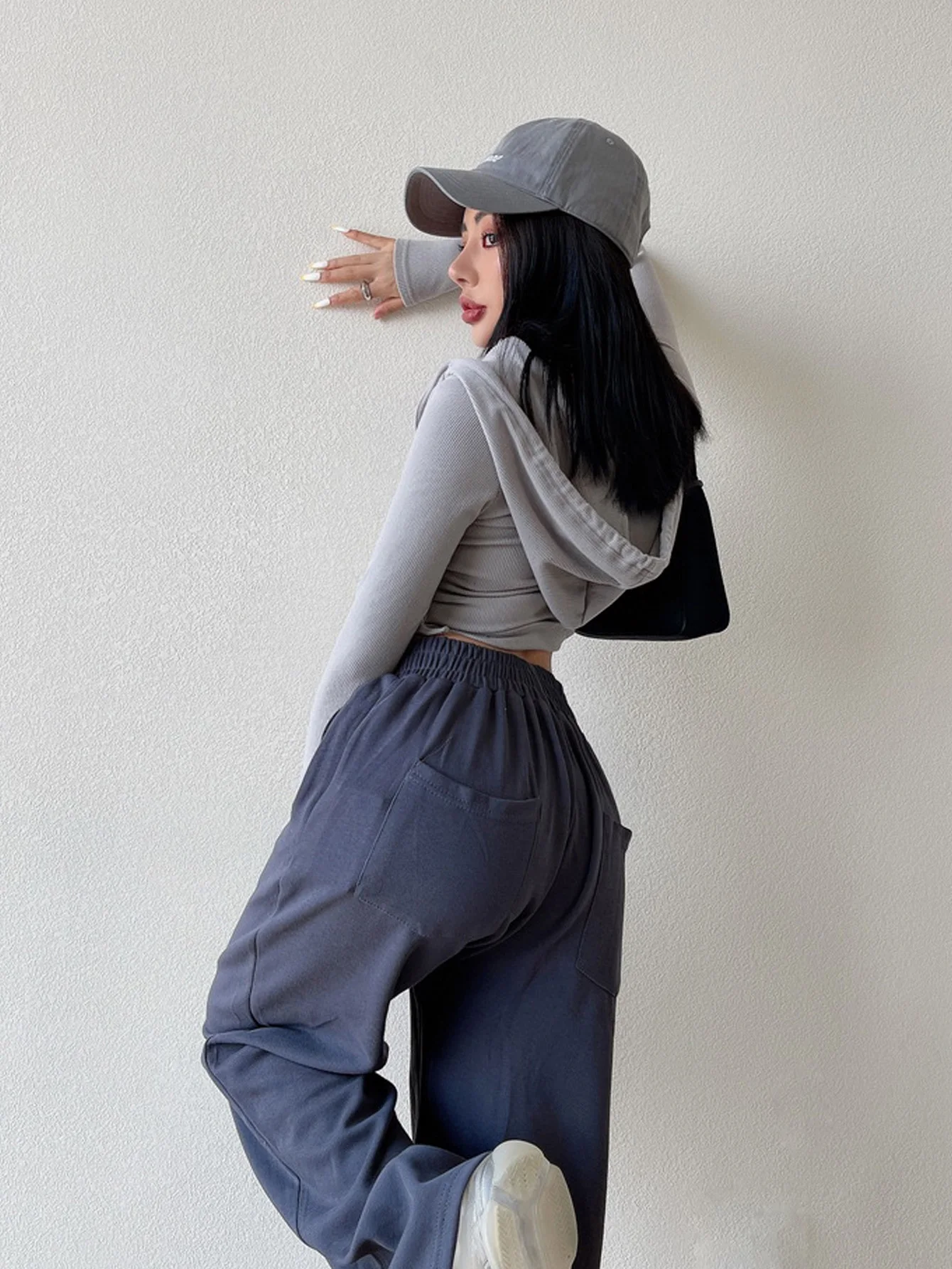 

Женская однотонная повседневная куртка с капюшоном и длинными рукавами, застежка-молния спереди, весенняя верхняя одежда облегающего кроя для женщин