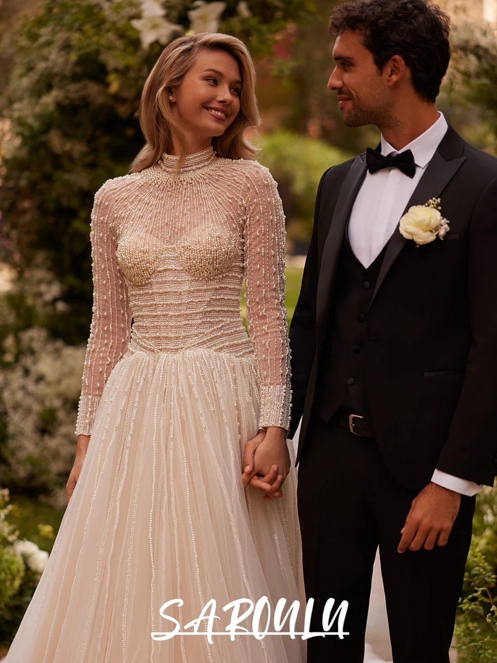 

High Neck Popular Pearls Sheer Lawn Wedding Dress Romantic A Line Long Bride Dresses Glamorous Women Illusion Sleeves Customized