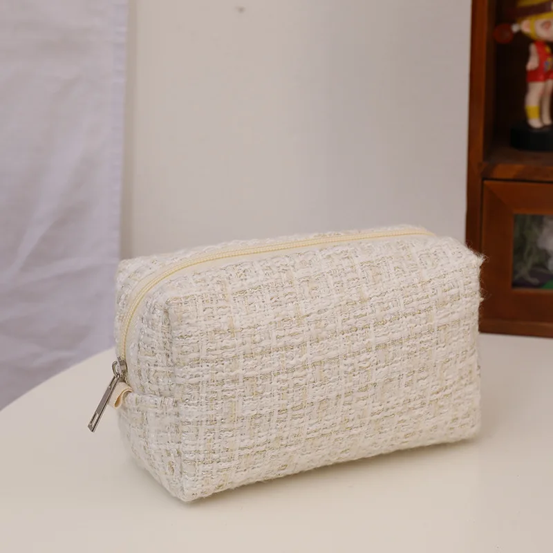 Checkered Makeup Bag for Women Knitted Tweed Coarse Small Cosmetic Bag Travel Makeup Pouch for Women Toiletry Organizer