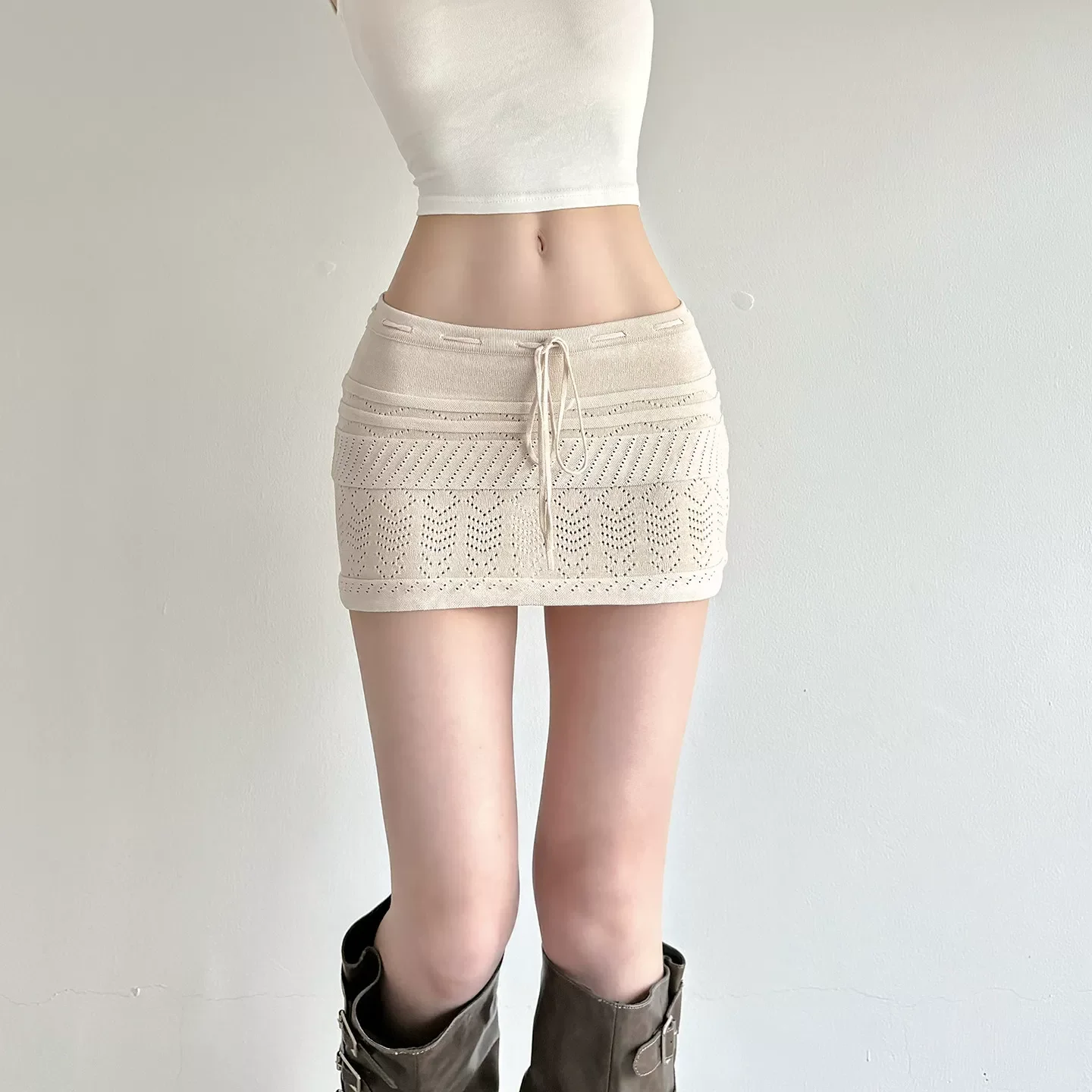 

Синие женские облегающие юбки с высокой талией, карнавальные, с кружевной отделкой, карманами, в стиле карго, с низкой посадкой, с цветочными аппликациями, с блестками на бедрах, для дня рождения, комбинированные