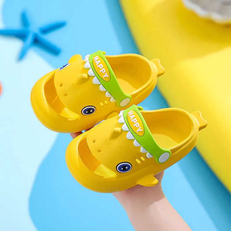 Trendy Cute Cartoon Shark Design Sandals For Boys, Breathable Non-slip Clogs For Indoor Outdoor Beach Camping