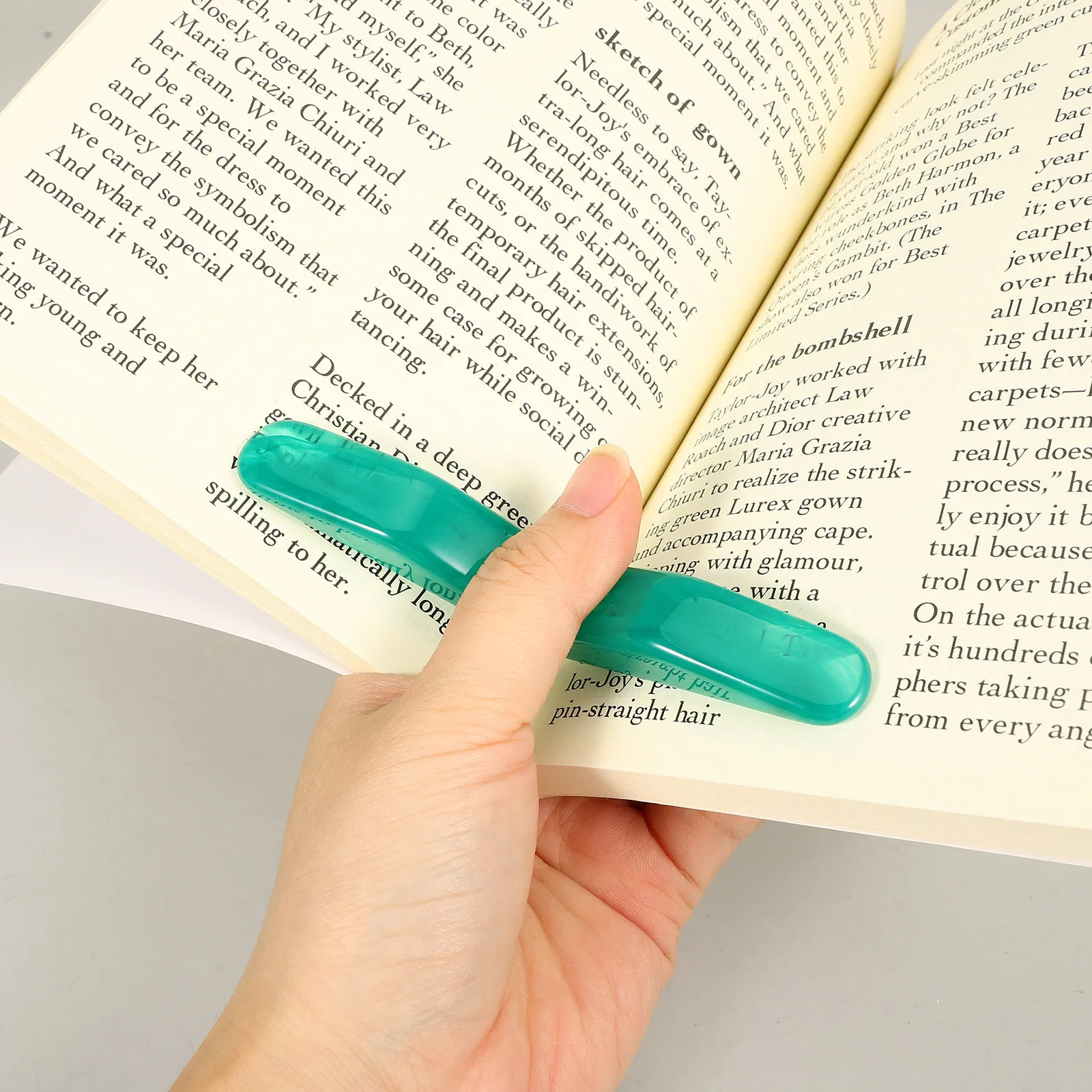 Travel Reading Accessories - Resin Thumb Book Page Holder Lightweight