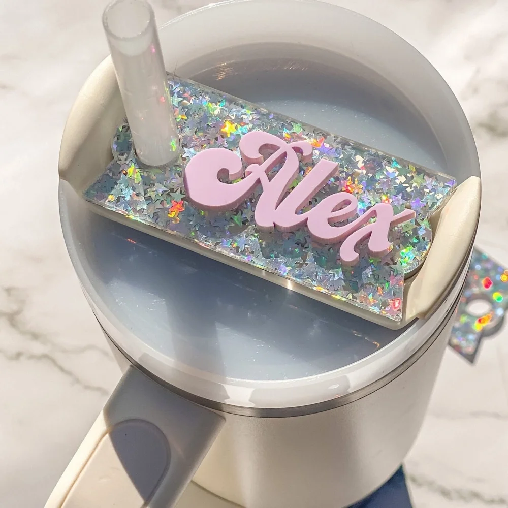 Étiquette nominative personnalisée à paillettes pour gobelet, breloque en acrylique pour le dessus du gobelet, plaque nominative personnalisée avec texte, compatible avec les gobelets Stanley de 40 oz