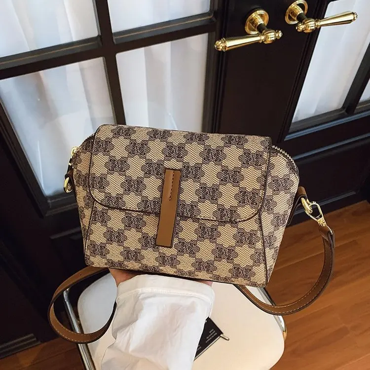 

Новинка 2026: Женская ретро-сумка через плечо с принтом, премиальная текстура, модная нишевая портативная сумка-кроссбоди