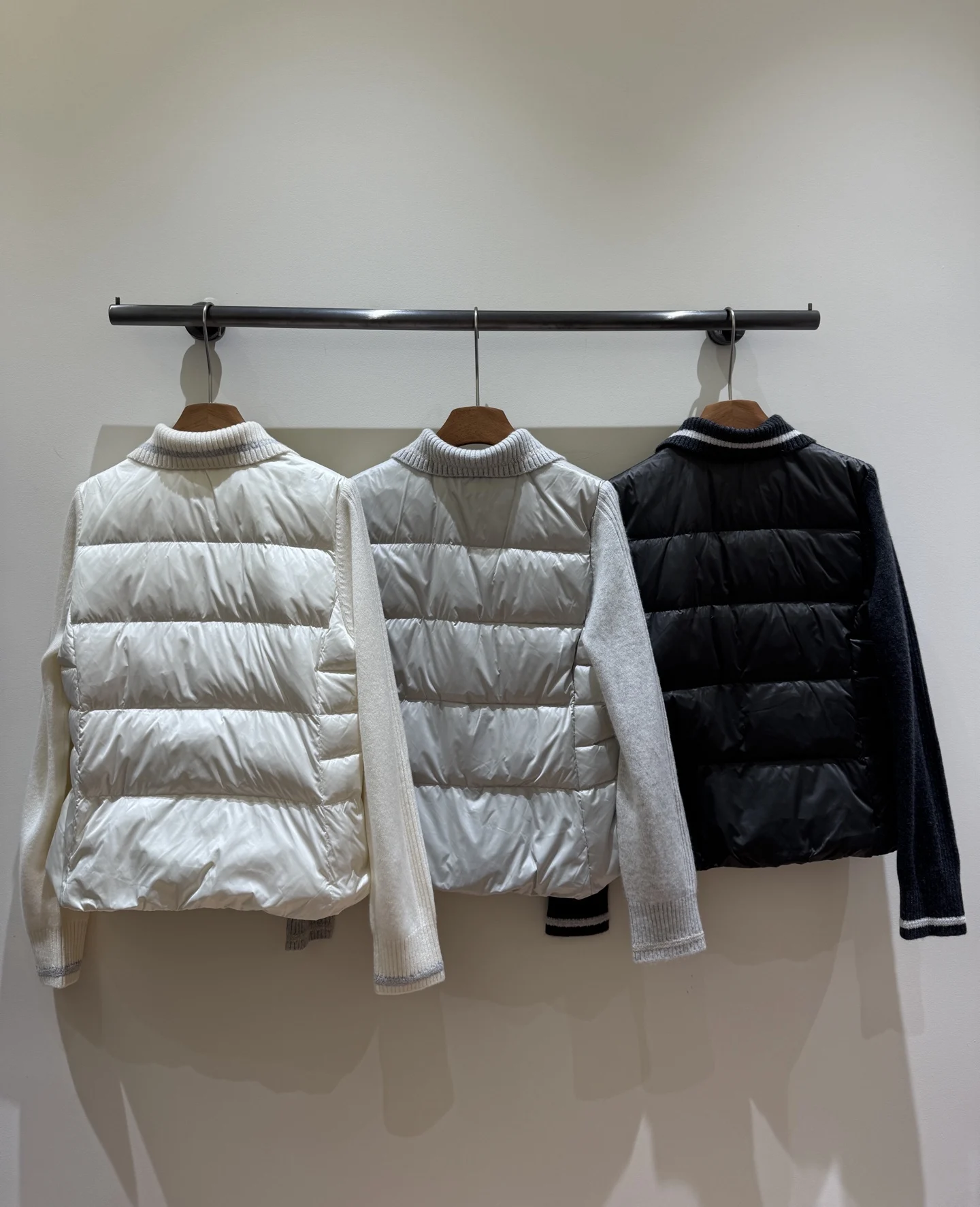 New High-Quality, Stylish Goose-Down Jacket (Fall/Winter 2026 Collection) Sizes: S, M, L | Colors: White, Light Gray, Black