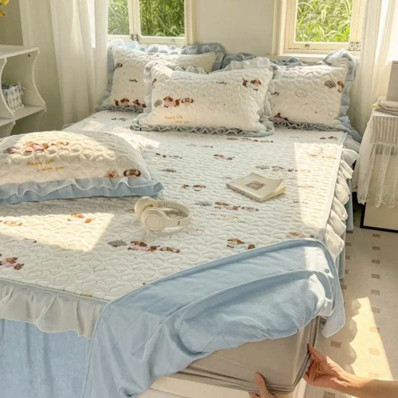 

Winter milk fleece bed skirt single piece thickened mattress cover fleece non-slip single piece bed skirt, no pillowcase