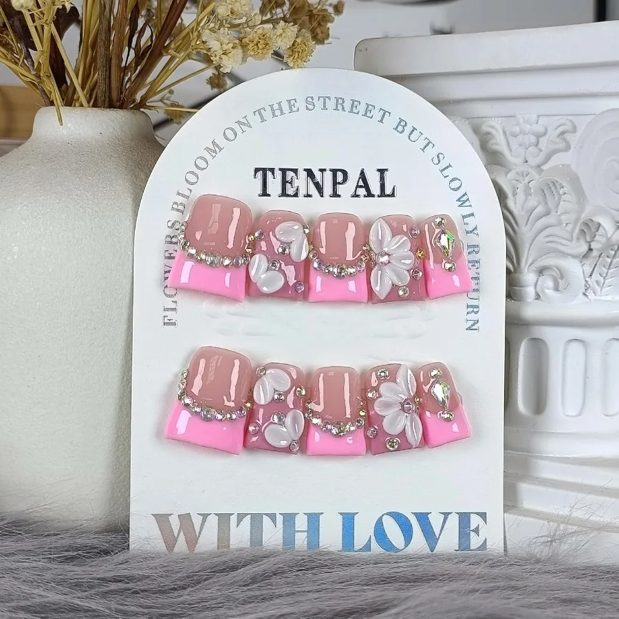 مجموعة أظافر أنيقة مصنوعة يدويًا على شكل منقار البط مع تصميم زهور فرنسية وردية تتميز بزخارف ماسية ثلاثية الأبعاد