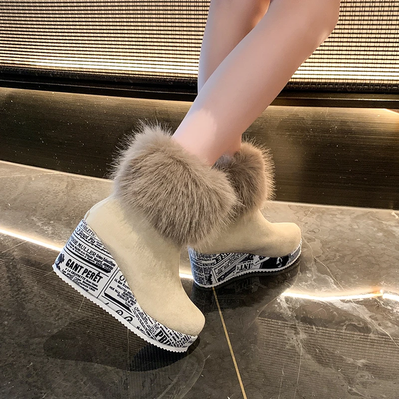 أحذية الموضة النسائية الفاخرة القطيفة في الخريف والشتاء الجديدة عالية الجودة أحذية بوت قصيرة كعب سميك وحيد أفخم الأحذية النسائية #5