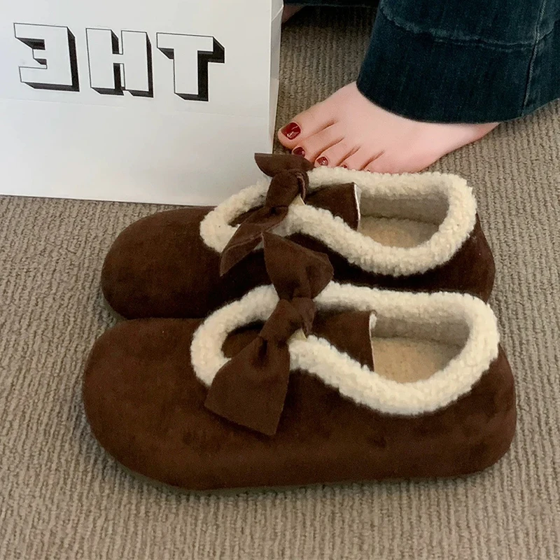 

Женские ботинки на меху на плоской подошве, теплая повседневная спортивная обувь, замшевые зимние ботинки с бантом, новинка 2025, модные уютные короткие плюшевые зимние ботинки De Mujer