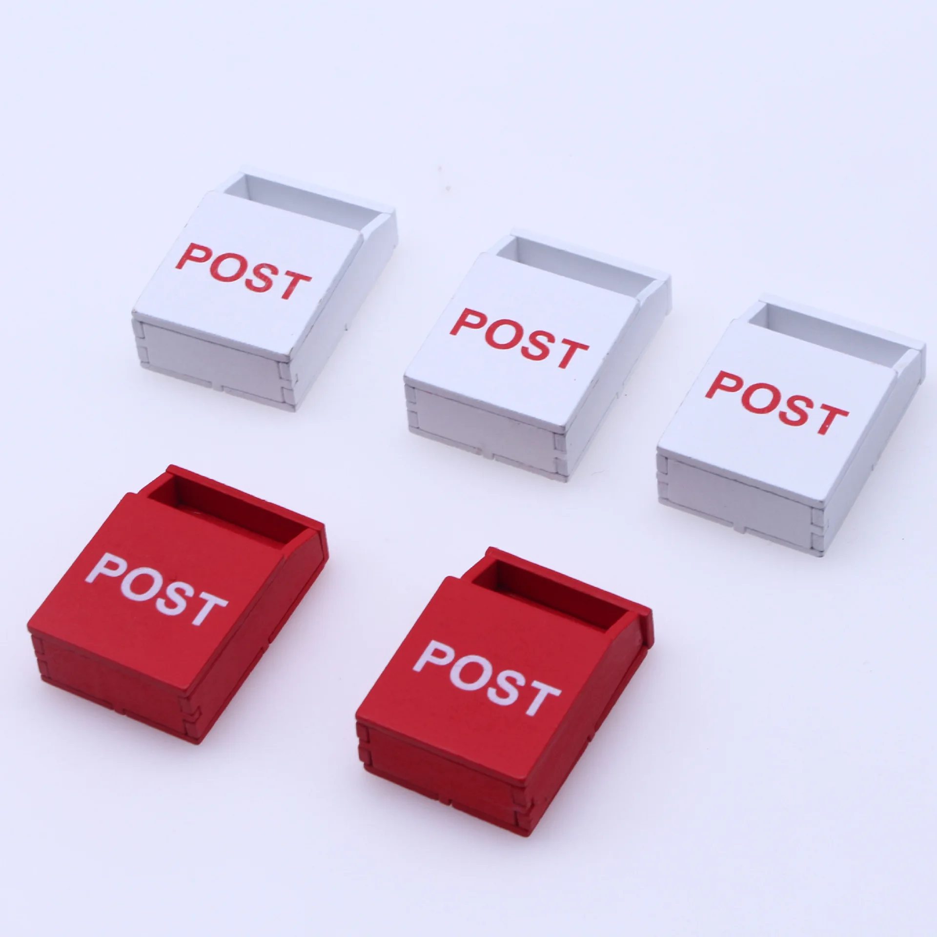 1:12 Dollhouse Miniature Red Mailbox, Miniature Mailbox Accessories for Miniature Scene Decoration