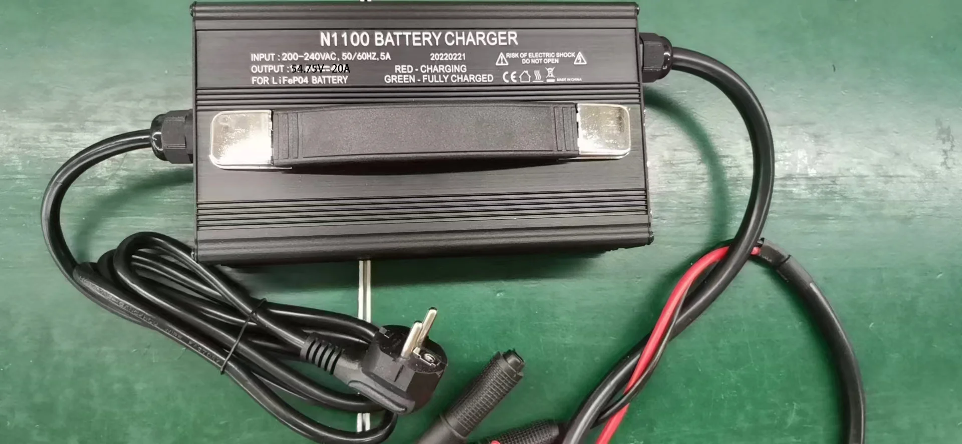 

54.75V20A LiFePO4 Battery Charger Single phase 220/230/240V with Alligator clip