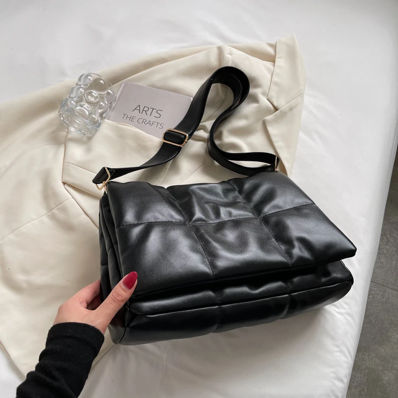 

Women Quilted PU Leather Shoulder Bag Soft Cloud Puffy Crossbody Tote with Magnetic Closure Multi Pocket for Commute Travel Dail