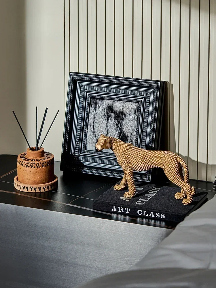 

Commode vintage pour chambre principale, ornement