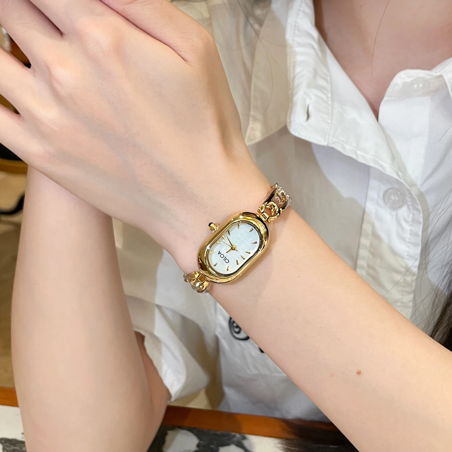 CILOA-Elegant Ladies Chain Bracelet Watch Oval Olive Green Sunburst Dial Rhinestone Decor Gold Tone Women Quartz Wristwatch