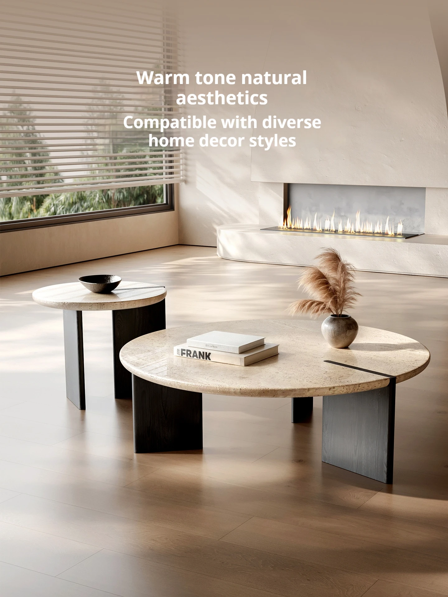 Tavolino da caffè in travertino naturale realizzato a mano con base rotonda vintage e piano in marmo, perfetto per un lussuoso soggiorno.