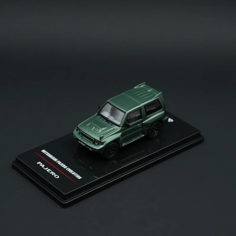 

INNO In Stock 1:64 MITSUBISHI PAJERO EVOLUTION Satin Green Diecast Diorama Car Model Collection Miniature Toys