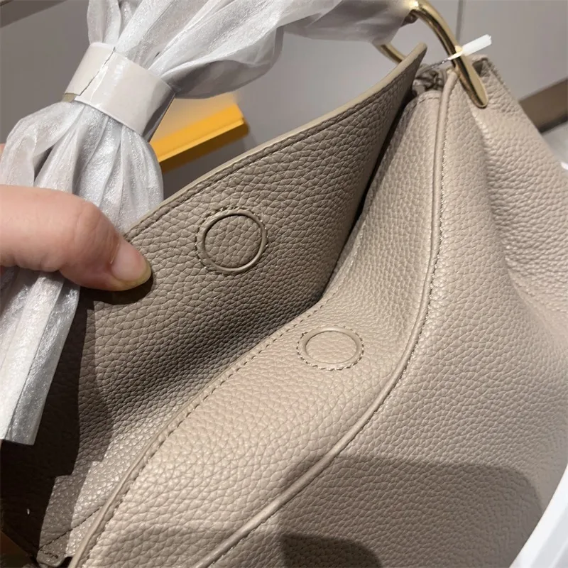 New women's high-end leather handbag pea bag shoulder bag underarm bag small design versatile fashionable simple shoulder bag