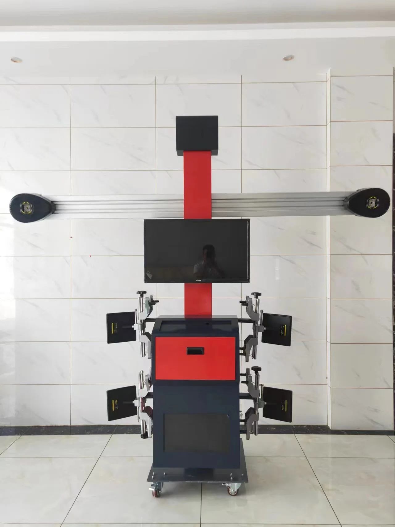 Equipped 3D Four Wheel Alignment Machine Two Screens Mobile Tire Aligner with Tool Cabinet CE Certified X-430 220rpm