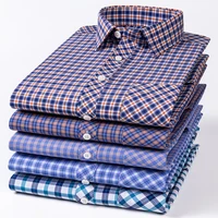 La nueva camisa de manga larga para hombre es fresca y informal. Es un estilo streetwear fino, totalmente de algodón a cuadros para primavera y verano.