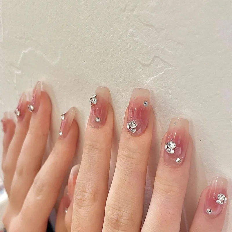 24 stk/set met diamanten ingelegde kleine bloemen glitter mode dragen kunstnagels middellange nepnagels verwijderbare opdruk nageltips