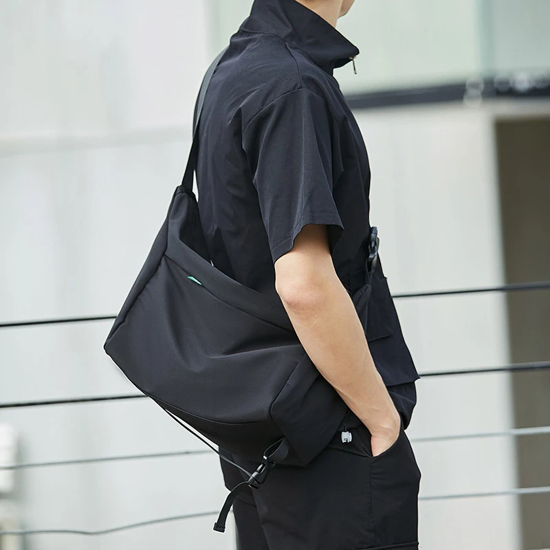 حقيبة ساعي البريد للرجال من Geestock بسعة كبيرة، حقيبة كتف كاجوال عبر الجسم للطلاب الذكور، أزياء السفر المدرسية للتنقل اليومي