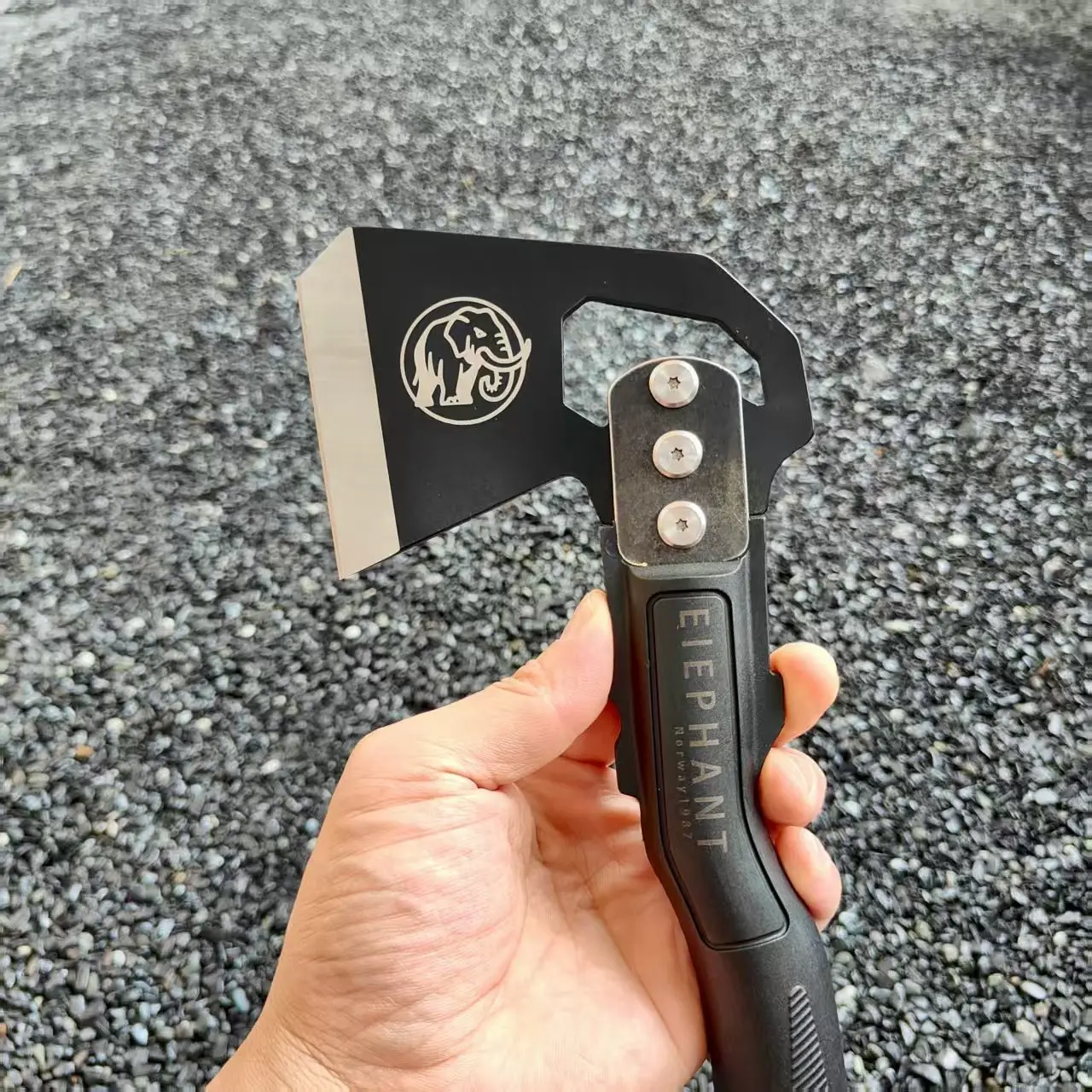 

Outdoor EDC Portable Multifunctional Tactical Mountain Axe Convenient Camping Hiking Car Emergency Logging Survival Tool