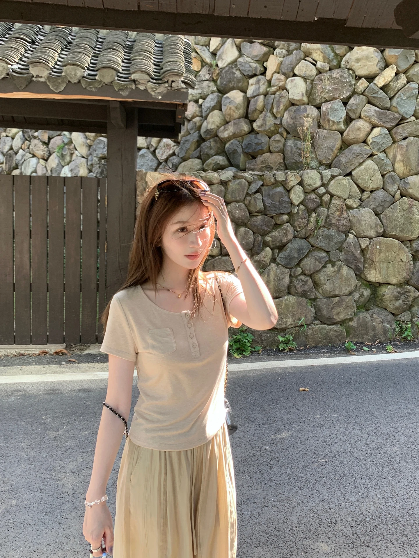 

YANUOYU льняная круглая футболка Ne, женская правильная футболка на пуговицах f с открытым ор Sve, летний топ, впитывающий пот цвет