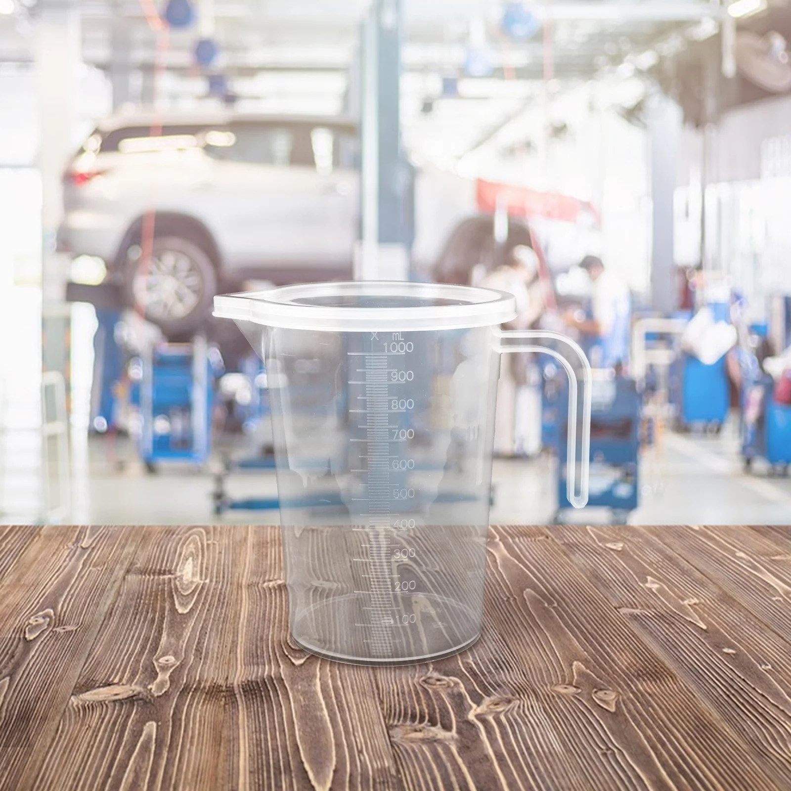 

Engine Oil Measuring Cup 1000ml Transparent Plastic Jug Lid Accurate Automotive Oil Dispenser Garage Measuring Pitcher