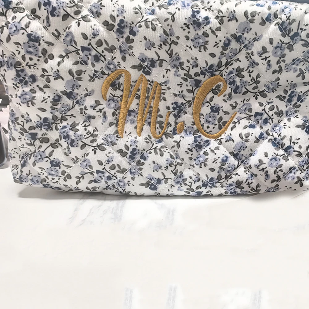 Borsa per cosmetici Borsa per trucco da donna con nome personalizzato Borsa da toilette da viaggio per regalo di nozze per ragazza Borsa per riporre nome con ricamo personalizzato