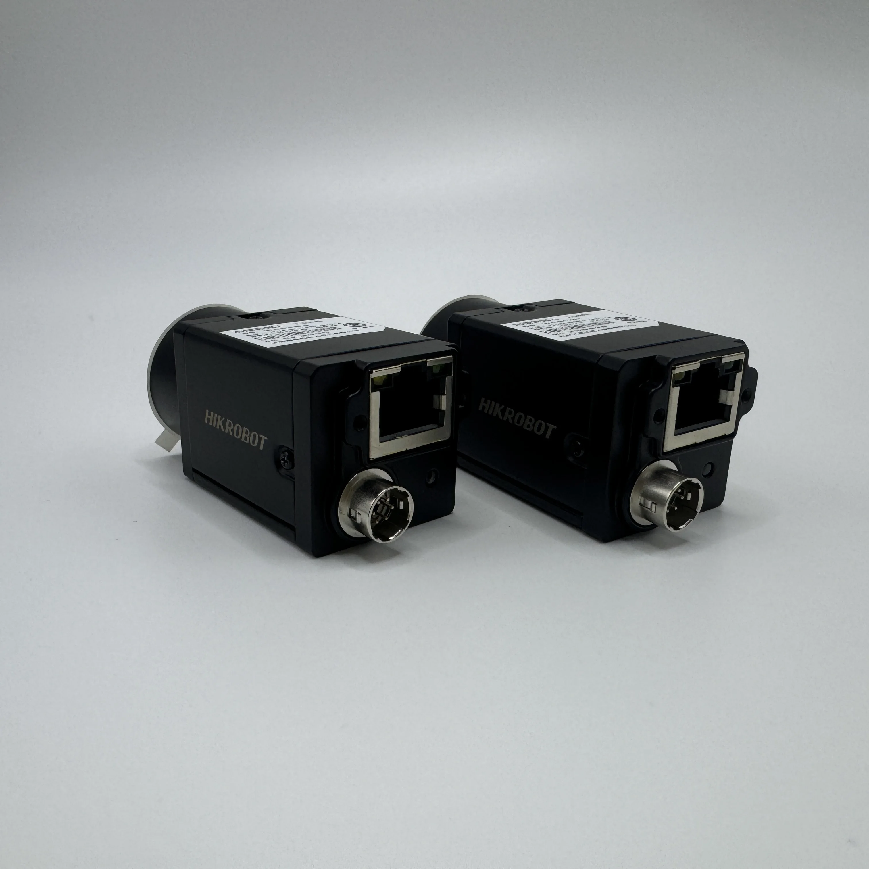 كاميرا Hikrobot MV-CU050-30GM الصناعية مع كاميرا مسح منطقة 5 ميجابكسل، GigE، 1/2.5 بوصة، مصراع دوار، 24 إطارًا في الثانية، أحادية لرؤية الماكينة