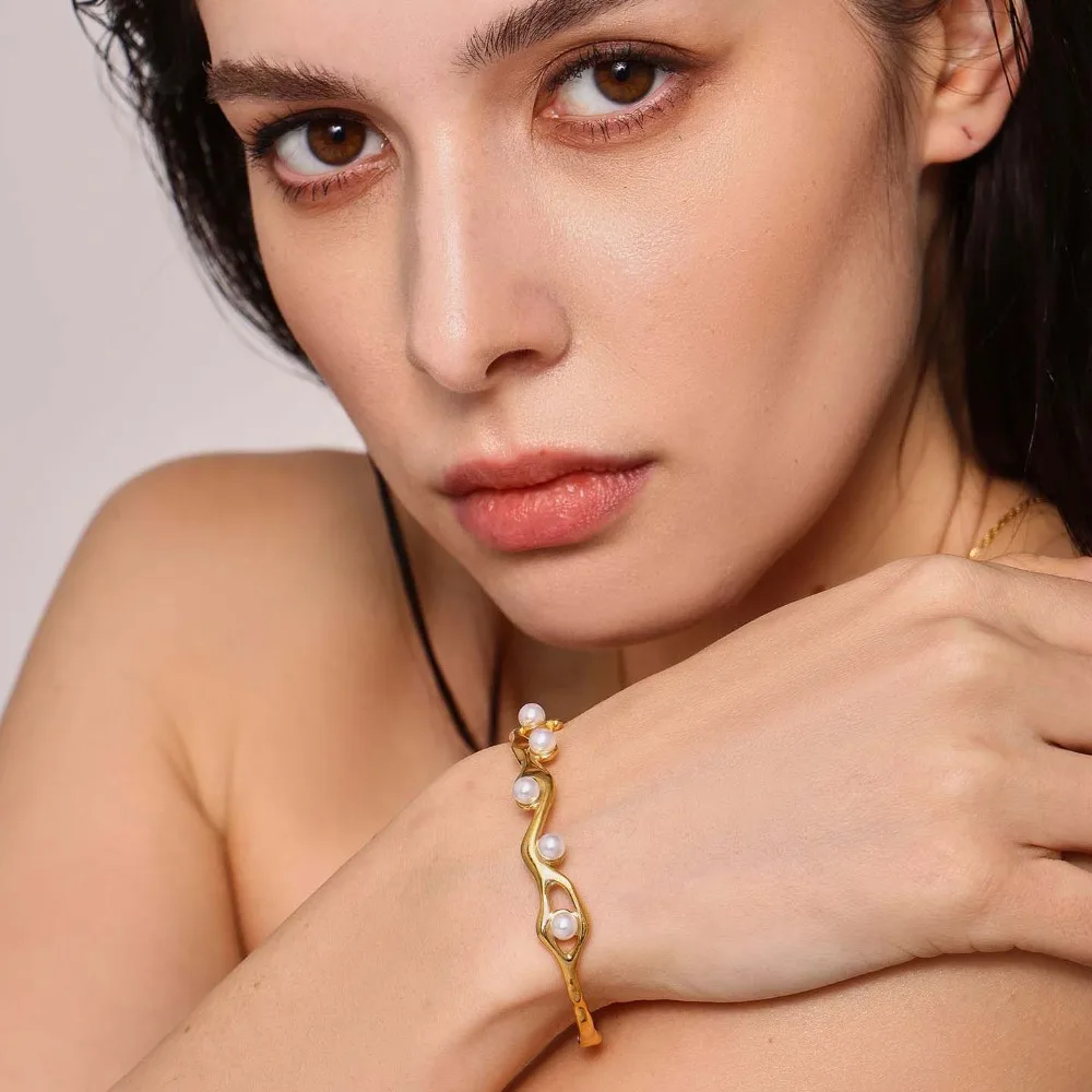 

Versatile Irregular Pearls Golden Bracelet Alloy Hard Wave Shaped Bracelet French Style Retro Silver Wrist Circle Friends