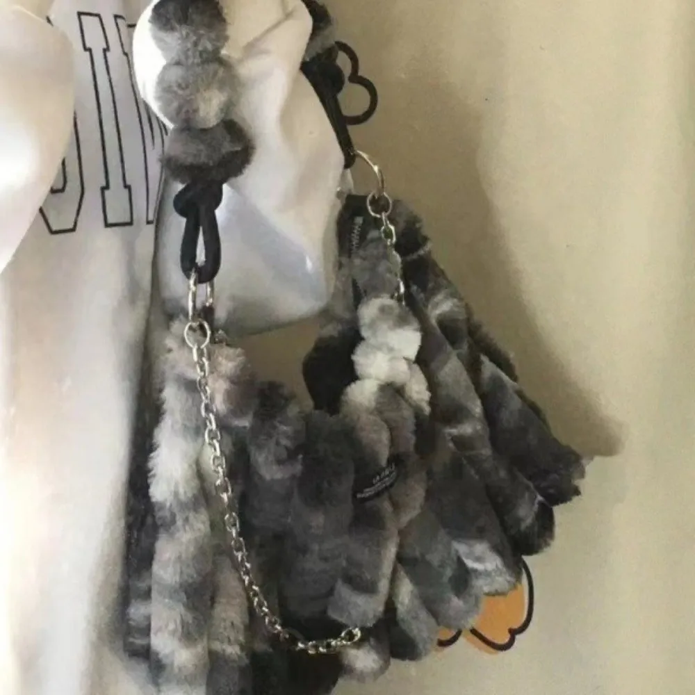 

Casual Euro-America Style Fluffy Handbag Zipper Closure Soft Shoulder Bag Luxury Chains Design Crossbody Bags Travel