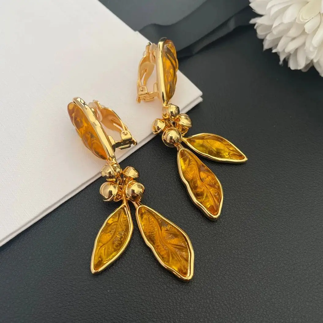 

Earrings Retro Fashion Light Luxury Flannel Ear Clip For Women Aretes De Mujer Pendientes Boucle D’Oreille Orecchini Clip De