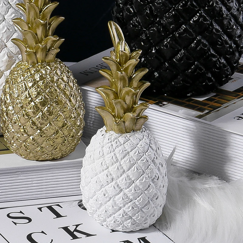 Nordic Gold Pineapple Resin Sculpture, Instagrammable Coffee Table Decor, Creative Photo Prop & Living Room Ornament