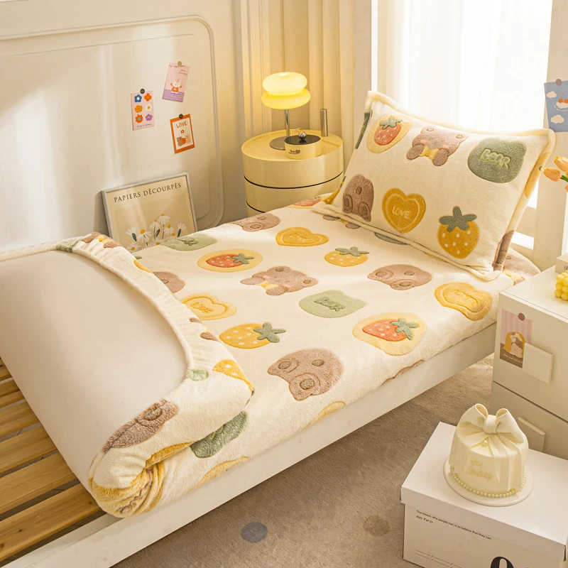 

2025 New snowflake fleece student bed sheet and bed hat Milk velvet thickened warm mattress cover With a stretchable bedspread
