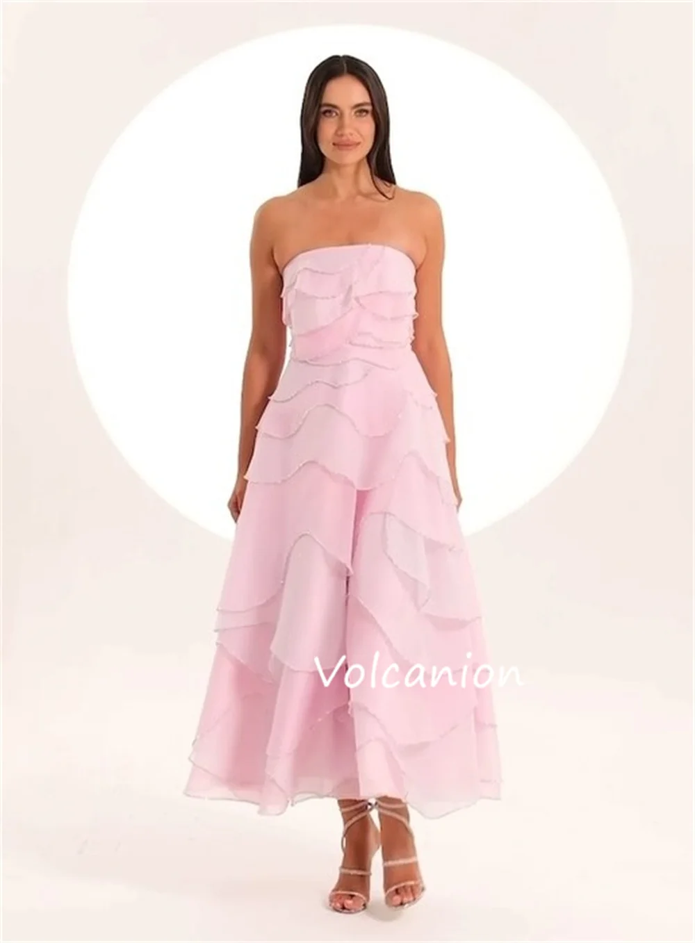 Abiti midi senza spalline increspati a strati in chiffon personalizzati Abiti medi per occasioni su misura per feste casual Taglie semplici disponibili
