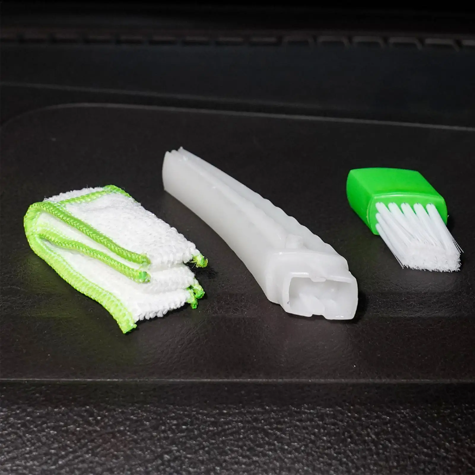 Car Vent Detailing Brus,h Soft Bristles Air Vent Duster Dust Cleaning Tool Portable Car Dusting Brush for Vehicle Sedan Cleaning