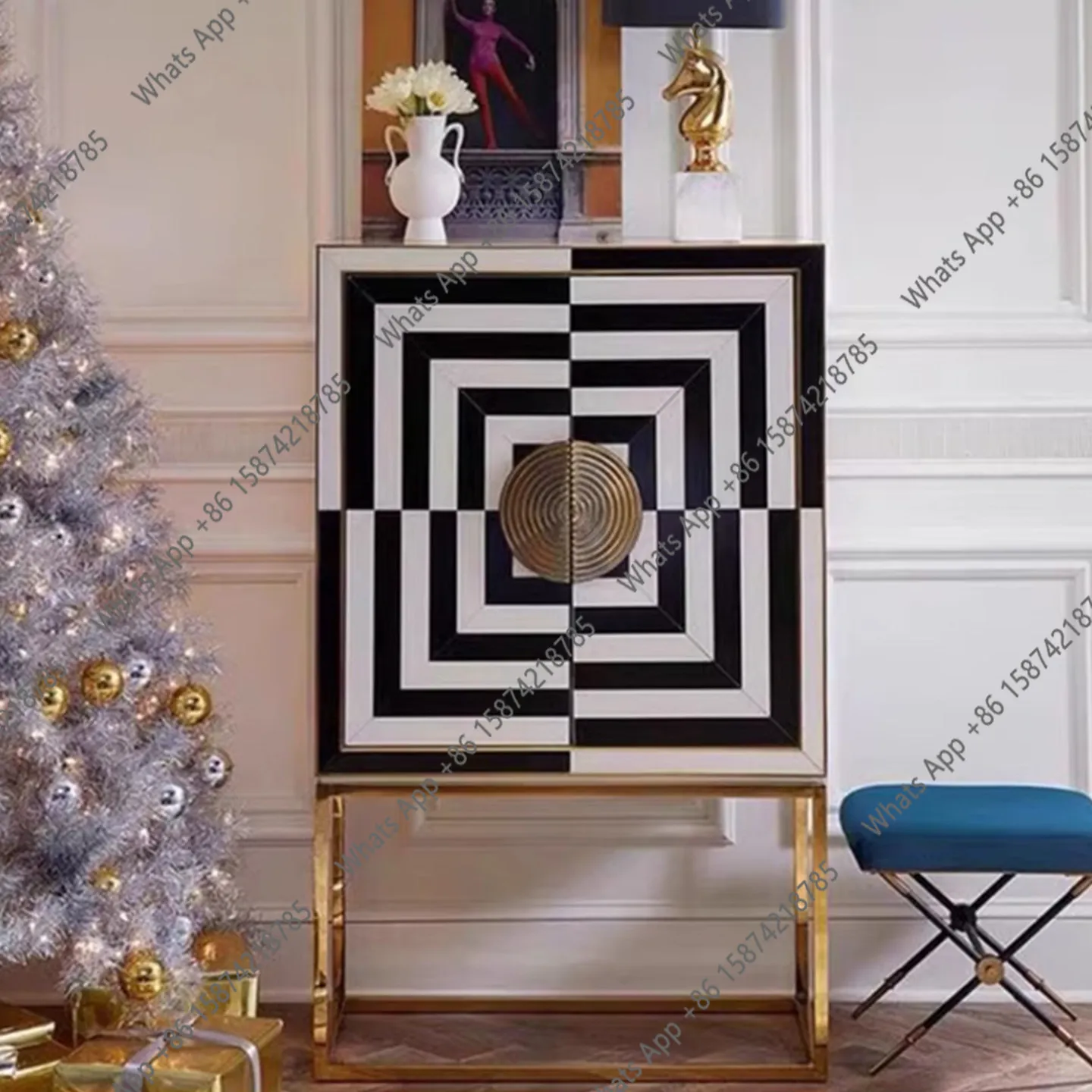Light luxury glass sideboard, designer geometric storage cabinet, restaurant multi-functional storage mirror decoration cabinet
