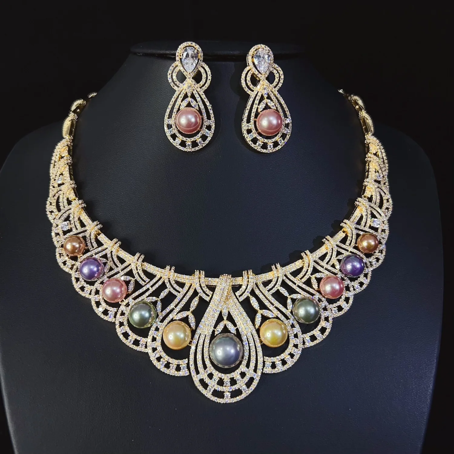 European and American Style Retro Stereo Jewelry Colored Pearl Necklace and Earring Set Suitable for Wedding Bridal Gift M-1167