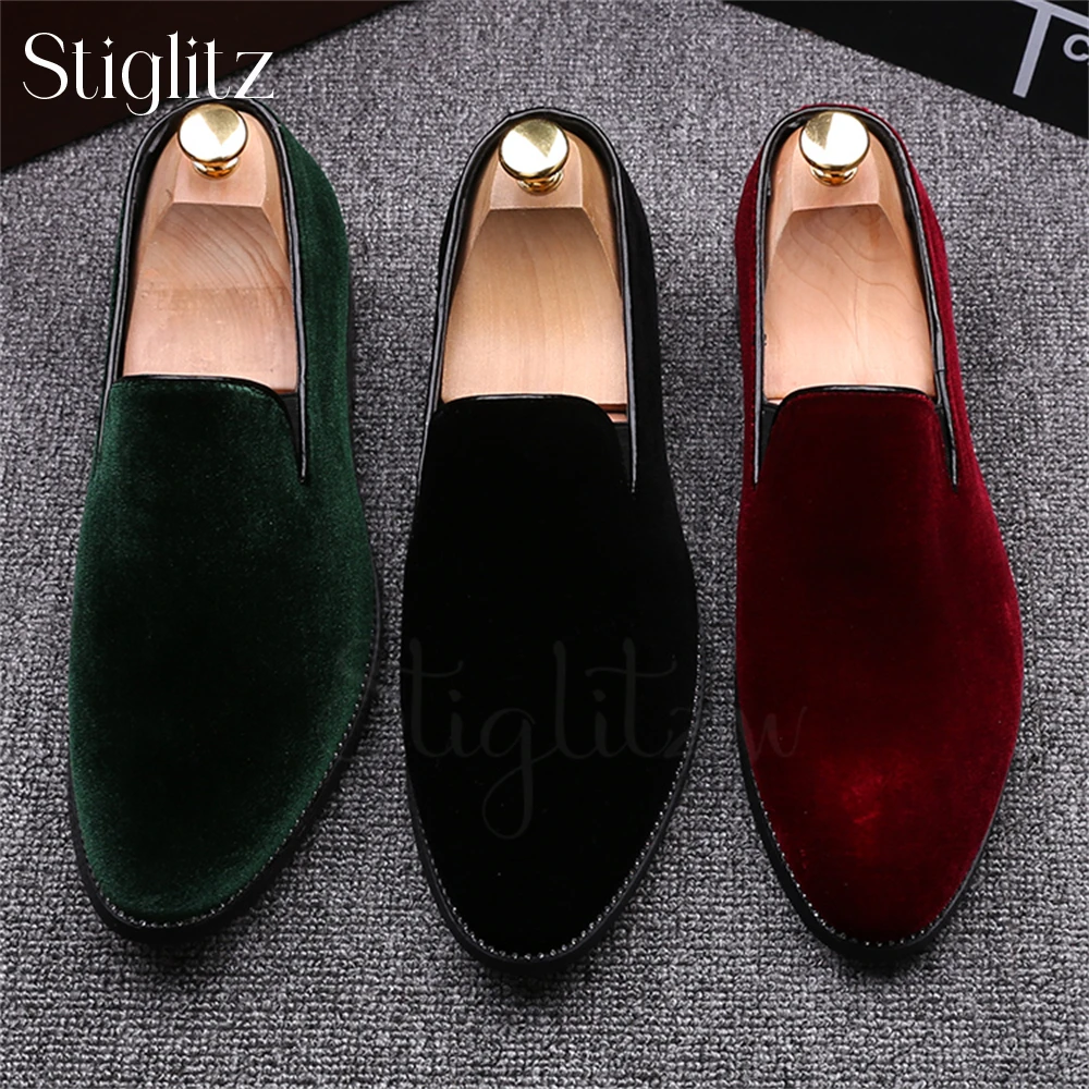 Velvet Loafers for Men Retro Style Cow Suede Slip-On Shoes Business Casual Shoes Red Green Black British Style Wedding Loafers