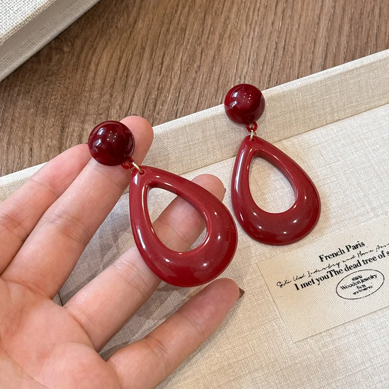 Retro Silver Needle Hollow Drop Earrings Hong Kong Style Red Unique Design Women's Fashion Resin Waterdrop Shaped Ear Jewelry