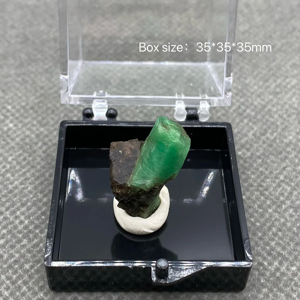 

100% Natural green emerald mineral gem-grade crystal specimens stones and crystals quartz crystals +Box 3.5cm