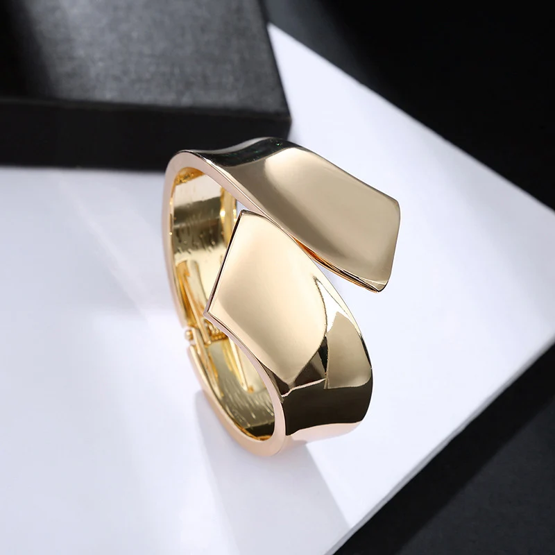 Mewanry Smooth Irregular Geometric Cuff Bracelets For Women Couples Exaggerated Simple Temperament Classic Engagement Jewelry