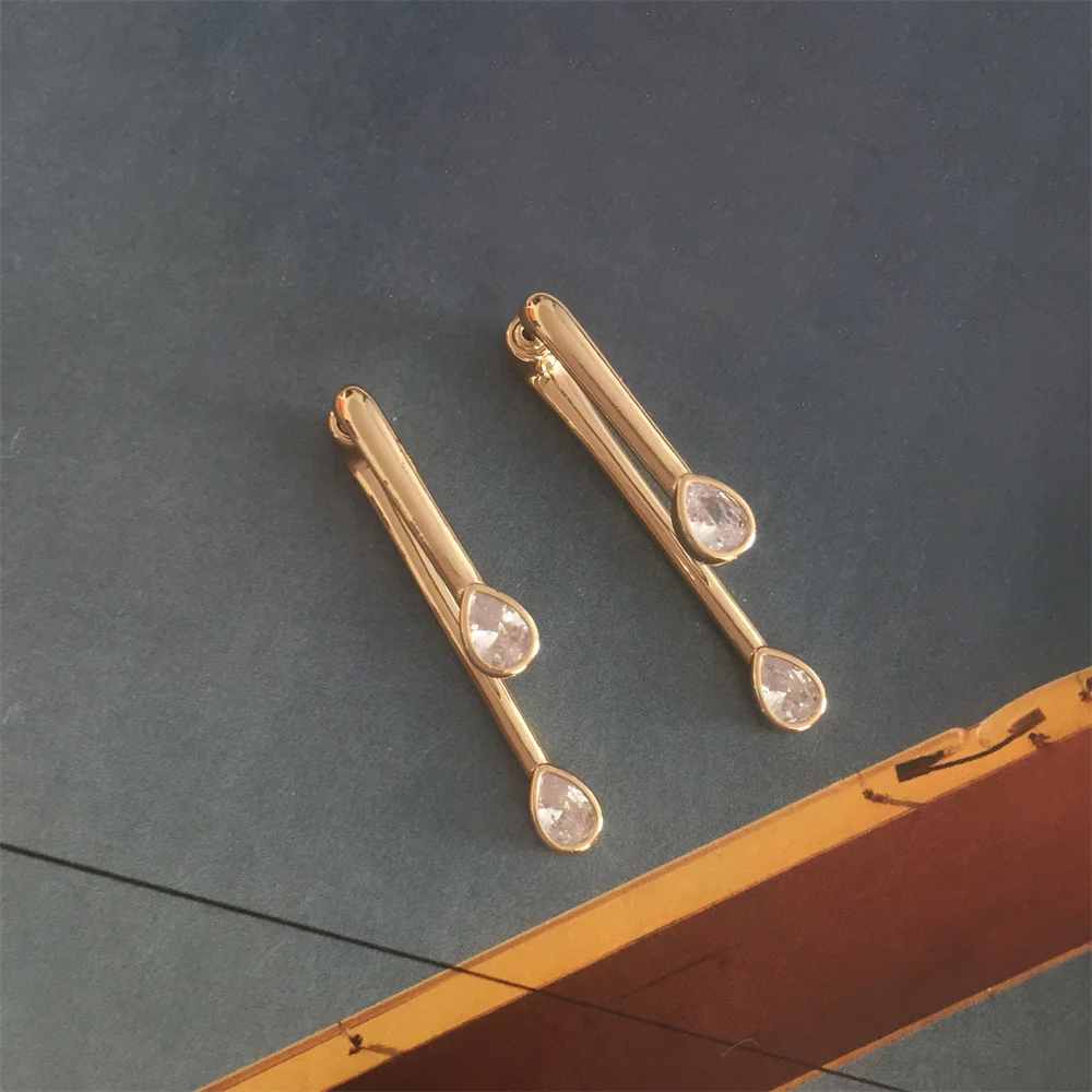 Classic Gold Color Plating Clear Zircon Teardrop Gem Paving Stick Stud Earrings For Women Girl Casual Romantic Fashion Jewelry