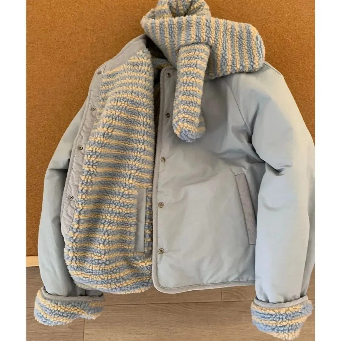 

Слегка изящная женская одежда больших размеров с двусторонней хлопковой курткой, женская зимняя новинка 2025 года, теплая одежда в корейском стиле