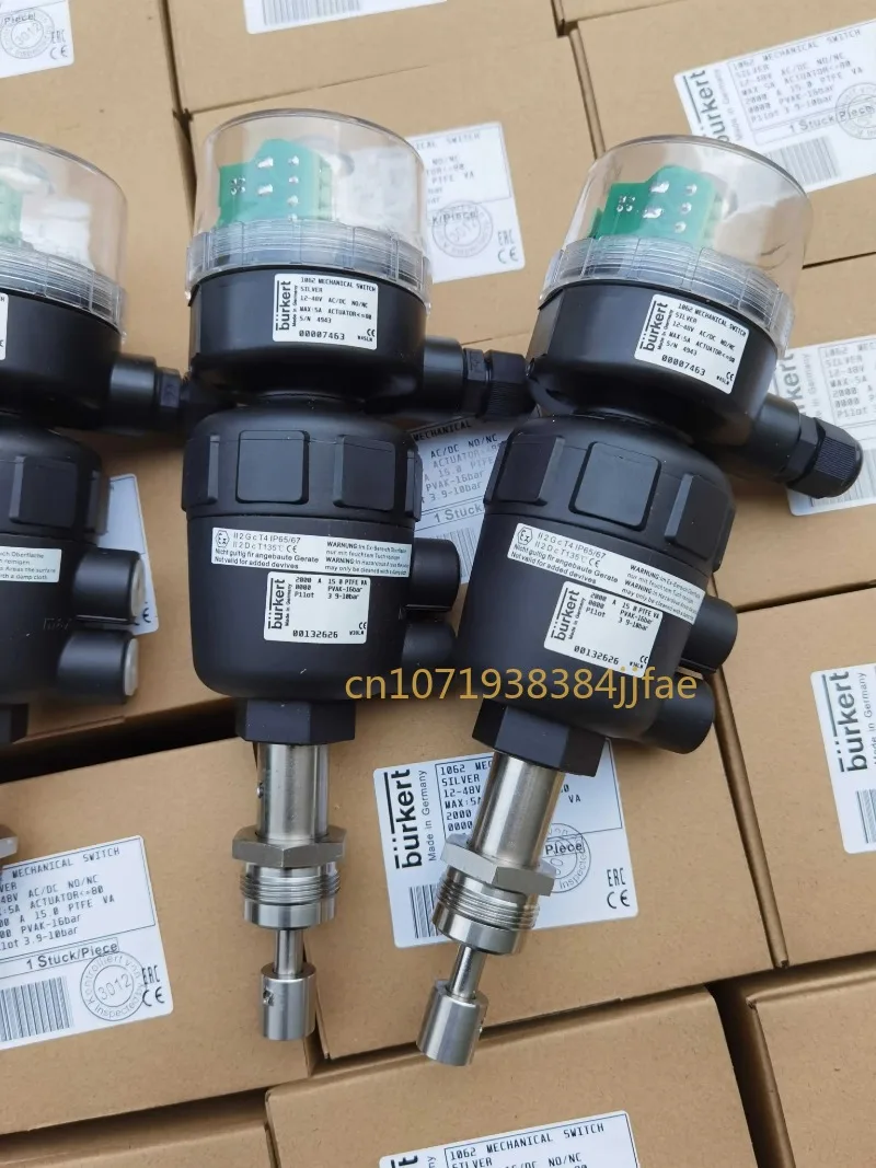 Safety lock at the mouth of the dye tank Burkert 1062 Pneumatic safety self-locking valve Angle seat valve